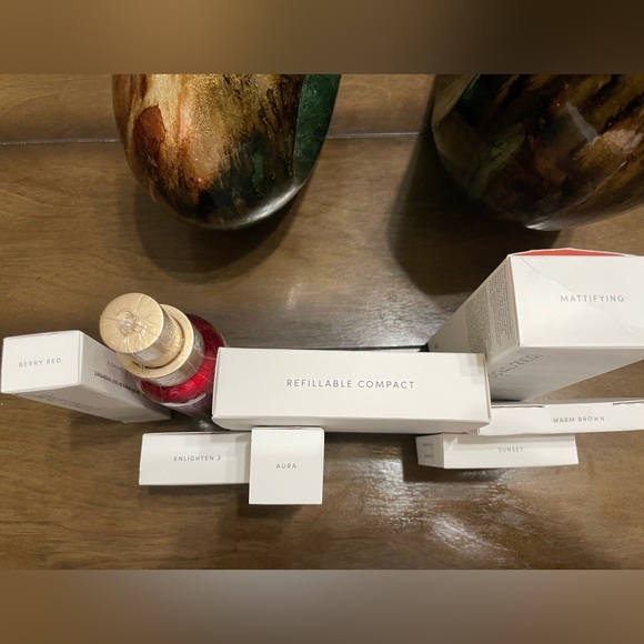 ***SOLD***Jane Iredale Makeup - Picture 2 of 7